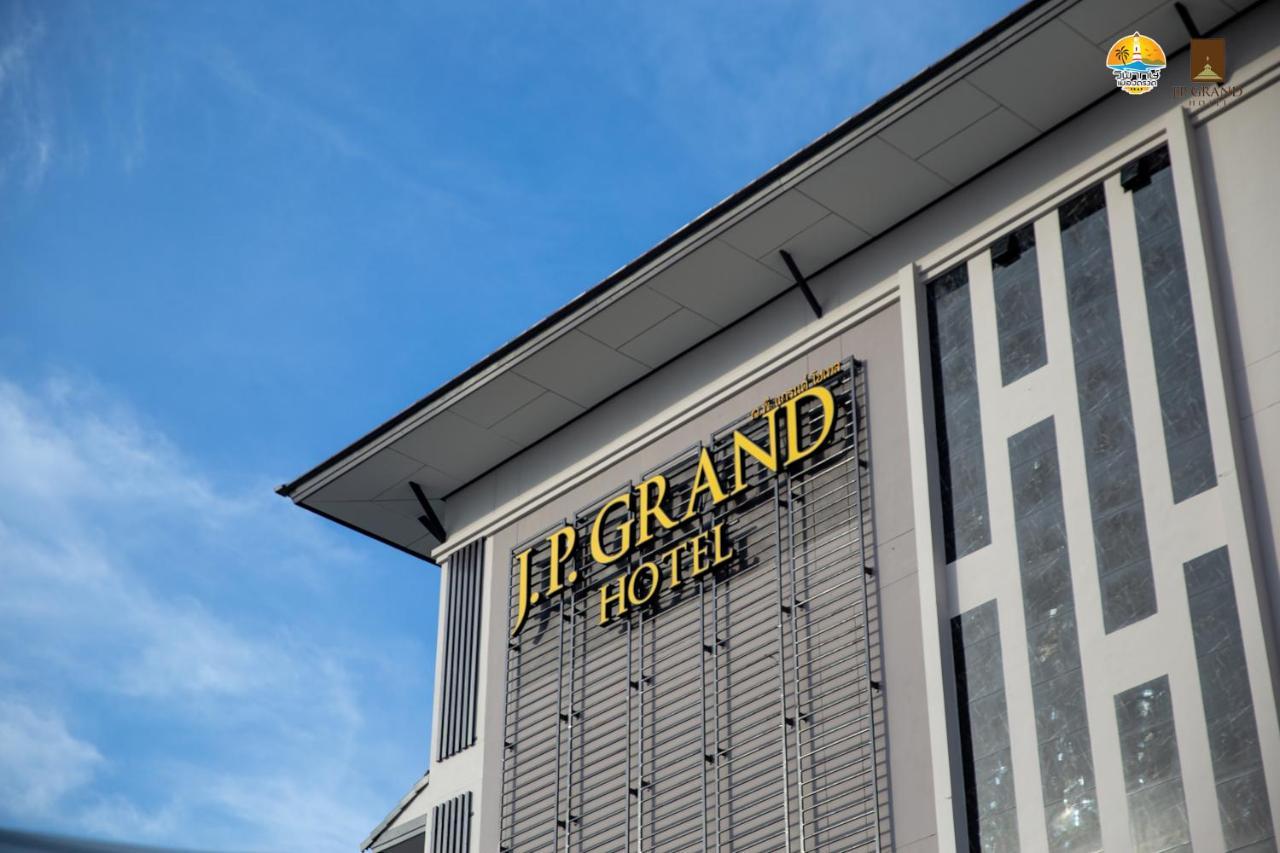 J.P.Grand Hotel Trat Exterior photo